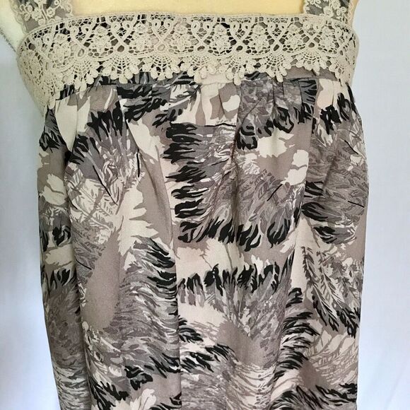 Blu Pepper NWOT Sleeveless Mini Flowy Lace Dress S - Picture 2 of 8